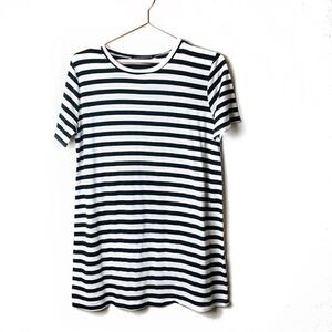 🌵3/$10 EUC Rock & Rose Classic Striped Tunic Top
